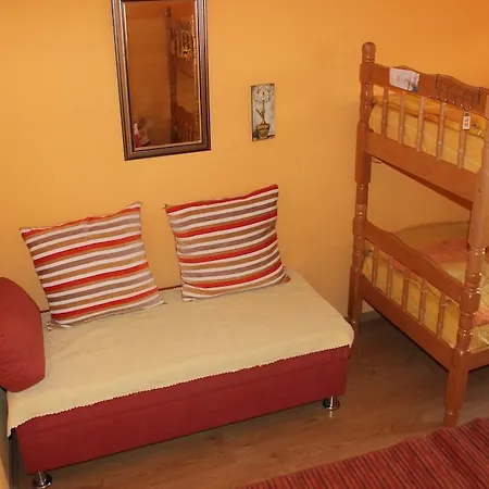 Hostel Majdas *
